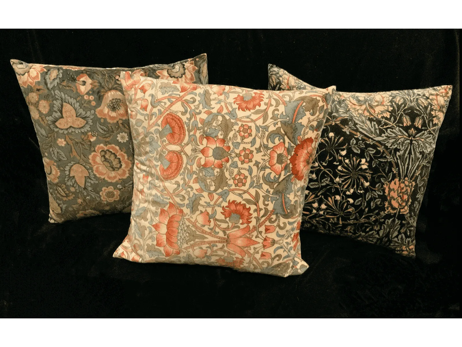 CORAL CASCADE Flower Pattern Upholstery / Furnishing velvet - 140 cms - 330 gsm