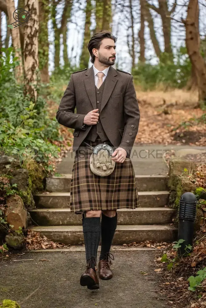 Tweed Brown Crail Kilt Outfit