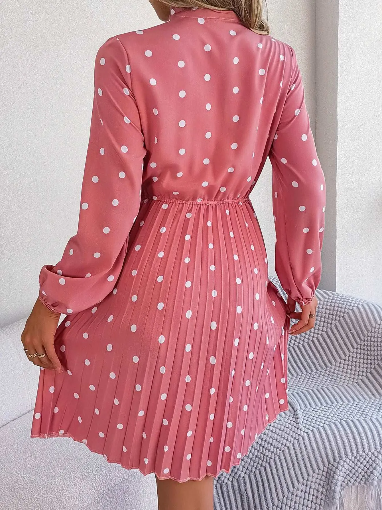 Women's Polka-dot Neck Bow Waist-controlled Long Sleeved Pleated Dress